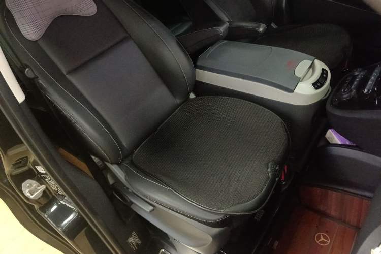 Used Mercedes-Benz Vito 2016 2.0T Elite Edition Right Front Seat