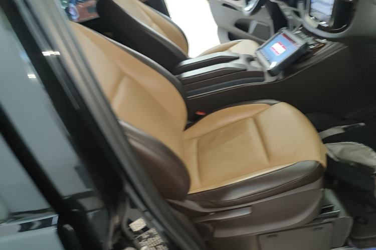 Used Mercedes-Benz Vito 2016 2.0T Business Edition Right Front Seat