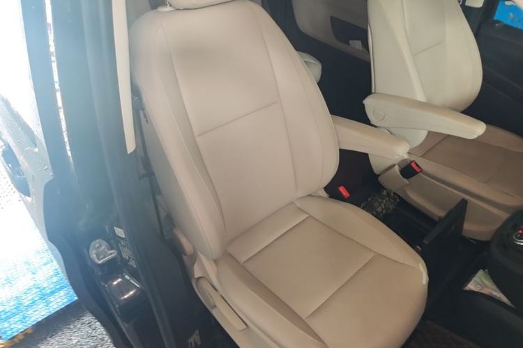 Used Mercedes-Benz Vito 2016 2.0T Business Edition Right Front Seat