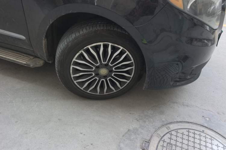 Used Mercedes-Benz Vito  Right Front Wheel Hub