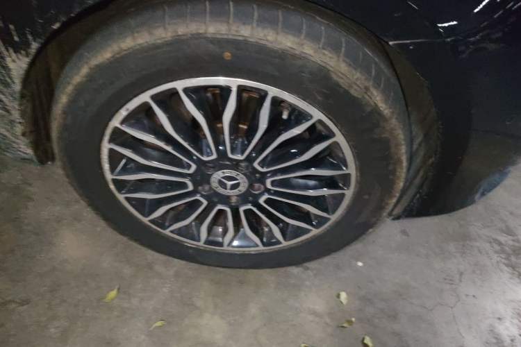 Used Mercedes-Benz Vito 2016 2.0T Elite Edition Right Front Wheel Hub