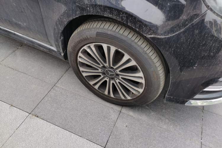 Used Mercedes-Benz Vito 2016 2.0T Business Edition Right Front Wheel Hub