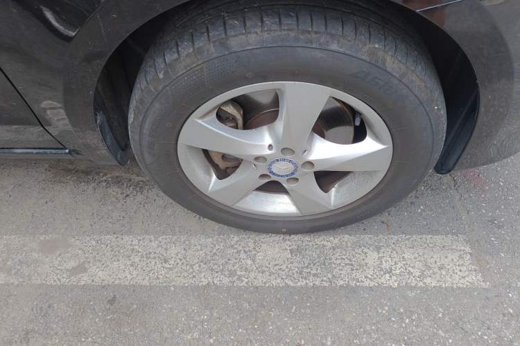 Used Mercedes-Benz Vito 2016 2.0T Business Edition Right Front Wheel Hub
