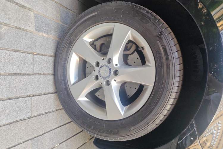 Used Mercedes-Benz Vito 2016 2.0T Elite Edition Right Front Wheel Hub