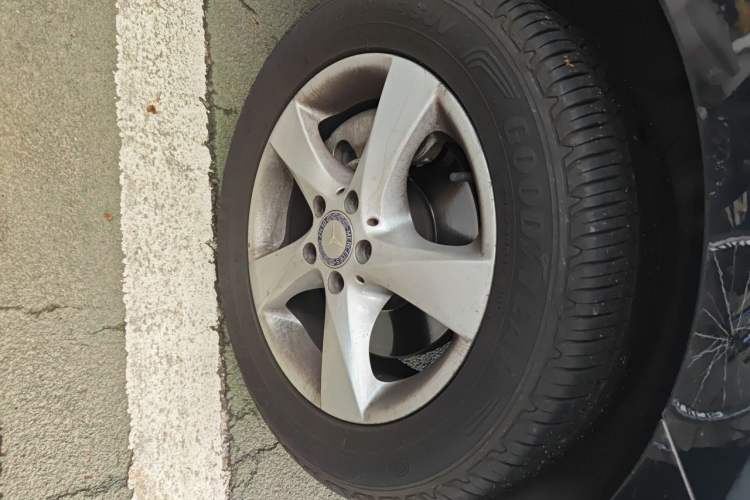 Used Mercedes-Benz Vito 2016 2.0T Business Edition Right Front Wheel Hub