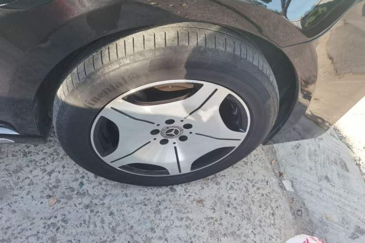 Used Mercedes-Benz Vito  Right Front Wheel Hub