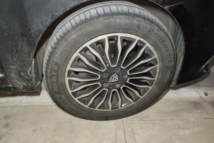 Used Mercedes-Benz Vito 2016 2.0T Business Edition Right Front Wheel Hub