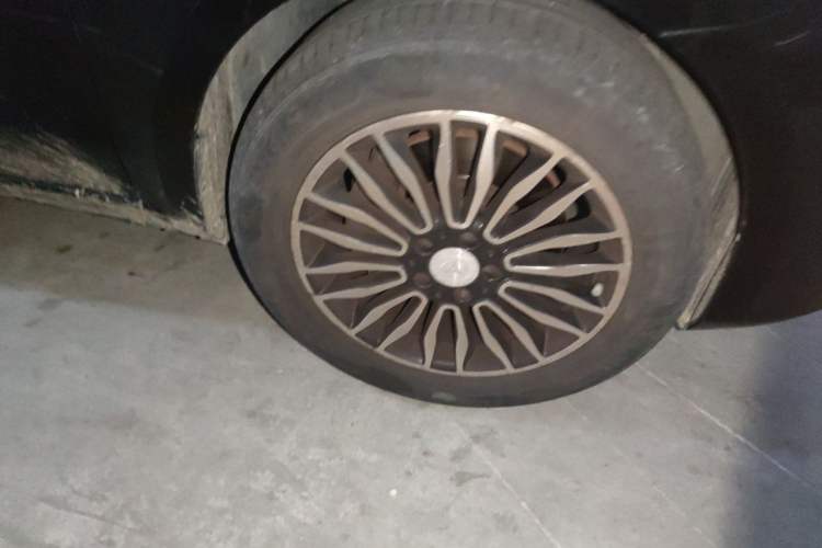 Used Mercedes-Benz Vito 2016 2.0T Business Edition Right Front Wheel Hub