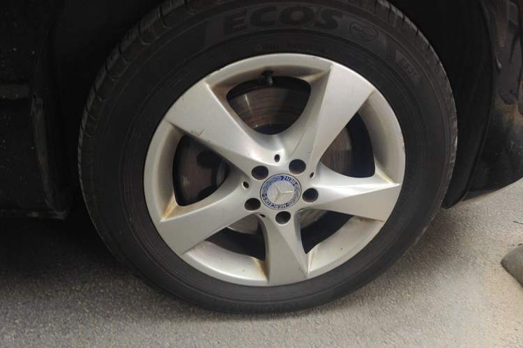 Used Mercedes-Benz Vito 2016 2.0T Business Edition Right Front Wheel Hub