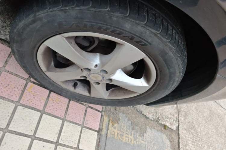 Used Mercedes-Benz Vito 2016 2.0T Elite Edition Right Front Wheel Hub