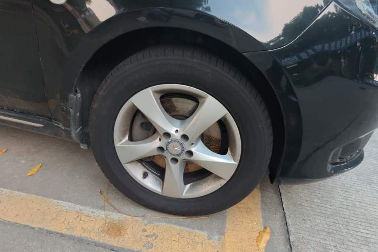 Used Mercedes-Benz Vito 2016 2.0T Elite Edition Right Front Wheel Hub