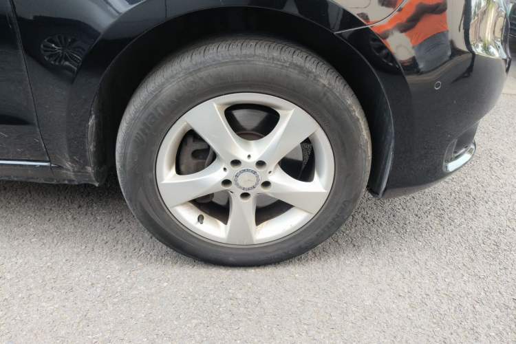 Used Mercedes-Benz Vito 2016 2.0T Business Edition Right Front Wheel Hub