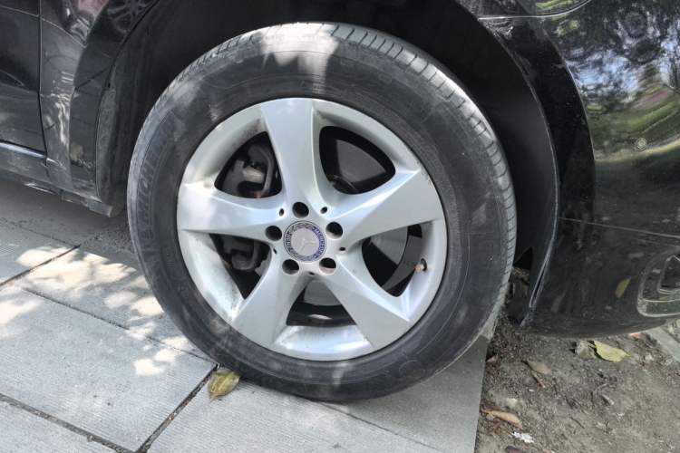 Used Mercedes-Benz Vito 2016 2.0T Business Edition Right Front Wheel Hub