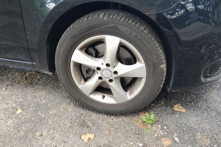 Used Mercedes-Benz Vito 2016 2.0T Elite Edition Right Front Wheel Hub