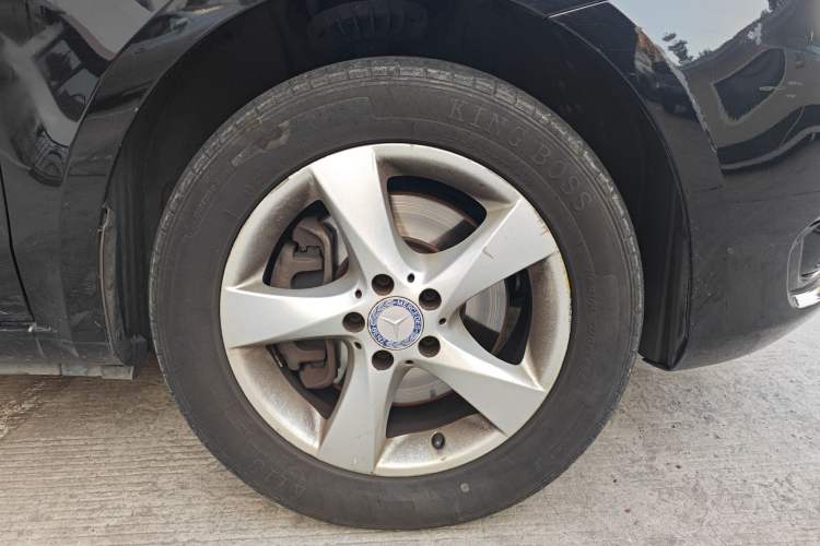Used Mercedes-Benz Vito 2016 2.0T Elite Version 9-seater Right Front Wheel Hub