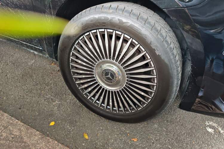 Used Mercedes-Benz Vito 2016 2.0T Business Edition Right Front Wheel Hub