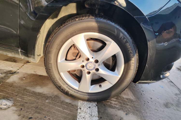 Used Mercedes-Benz Vito 2016 2.0T Business Edition Right Front Wheel Hub