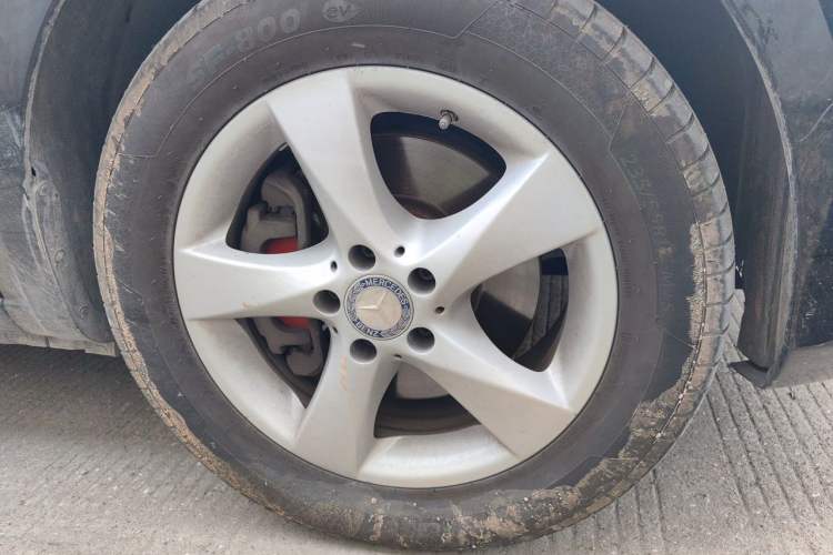 Used Mercedes-Benz Vito 2016 2.0T Elite Edition Right Front Wheel Hub