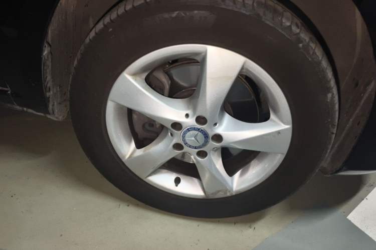Used Mercedes-Benz Vito 2016 2.0T Business Edition Right Front Wheel Hub