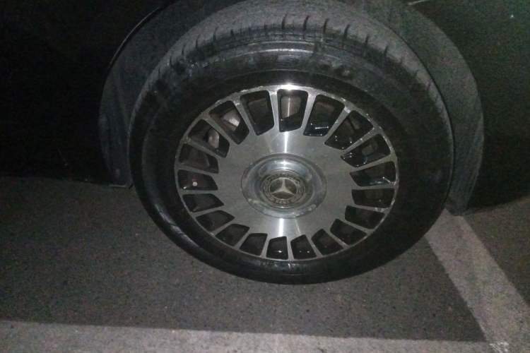 Used Mercedes-Benz Vito 2016 2.0T Business Edition Right Front Wheel Hub