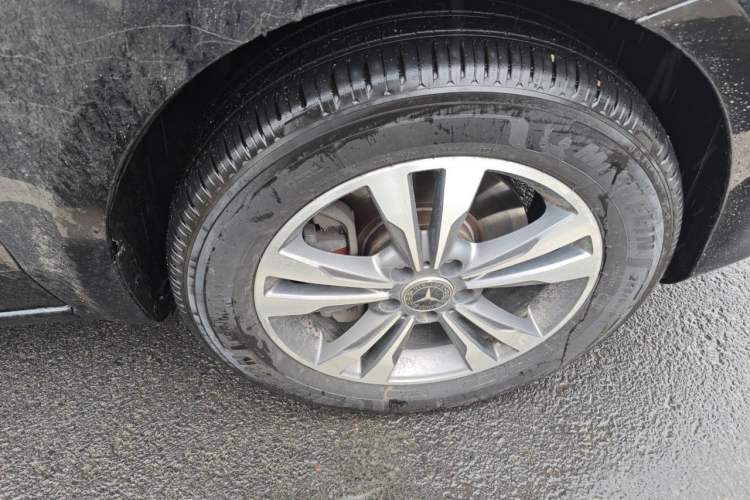 Used Mercedes-Benz Vito 2016 2.0T Business Edition Right Front Wheel Hub