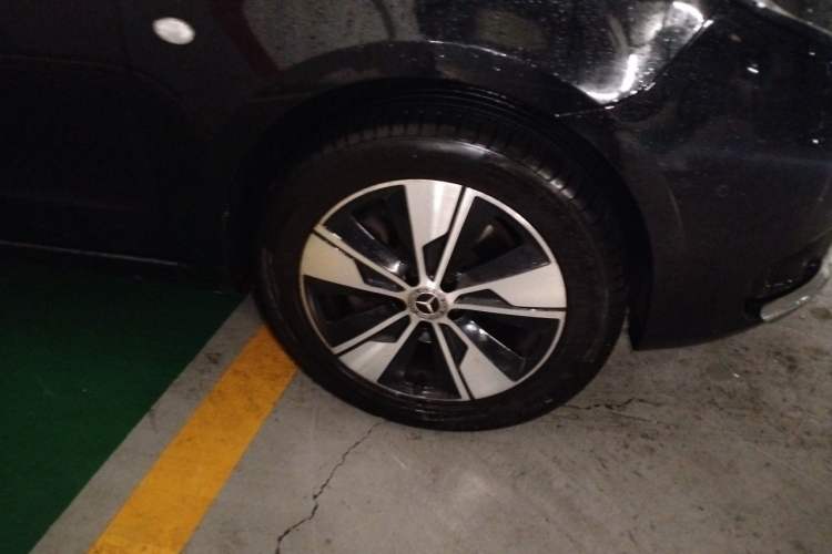 Used Mercedes-Benz Vito 2016 2.0T Business Edition Right Front Wheel Hub