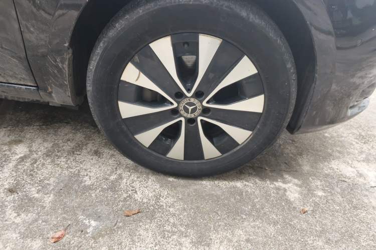 Used Mercedes-Benz Vito 2016 2.0T Elite Edition Right Front Wheel Hub