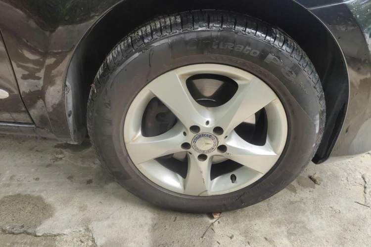 Used Mercedes-Benz Vito 2016 2.0T Elite Edition Right Front Wheel Hub