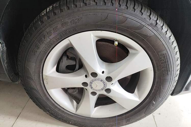 Used Mercedes-Benz Vito 2016 2.0T Elite Edition Right Front Wheel Hub