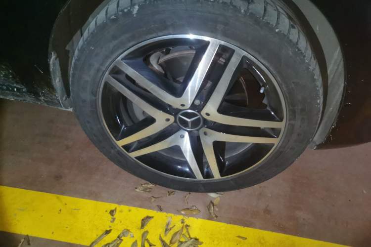 Used Mercedes-Benz Vito 2016 2.0T Business Edition Right Front Wheel Hub
