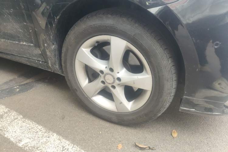 Used Mercedes-Benz Vito 2016 2.0T Elite Edition Right Front Wheel Hub