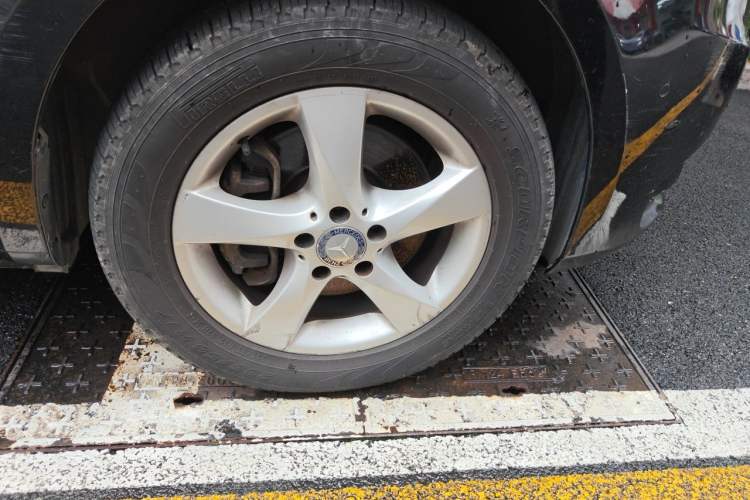 Used Mercedes-Benz Vito 2016 2.0T Business Edition Right Front Wheel Hub