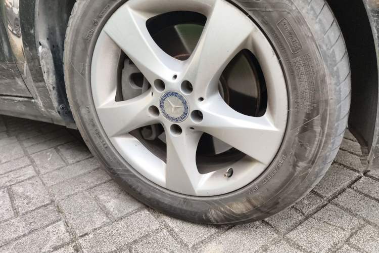 Used Mercedes-Benz Vito 2016 2.0T Elite Edition Right Front Wheel Hub