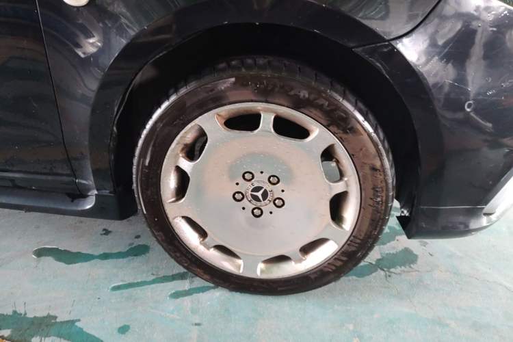 Used Mercedes-Benz Vito 2016 2.0T Elite Edition Right Front Wheel Hub