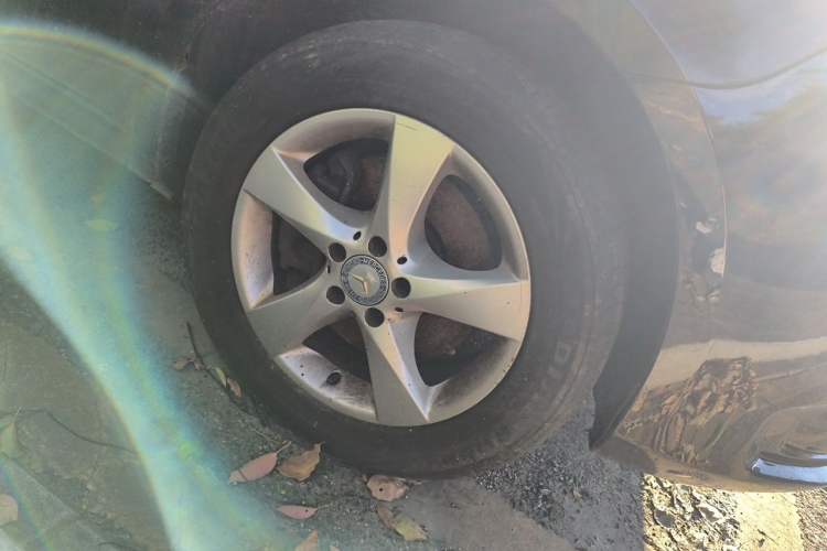 Used Mercedes-Benz Vito 2016 2.0T Elite Version 9-seater Right Front Wheel Hub