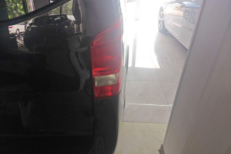 Used Mercedes-Benz Vito 2016 2.0T Elite Edition Right Rear Taillight