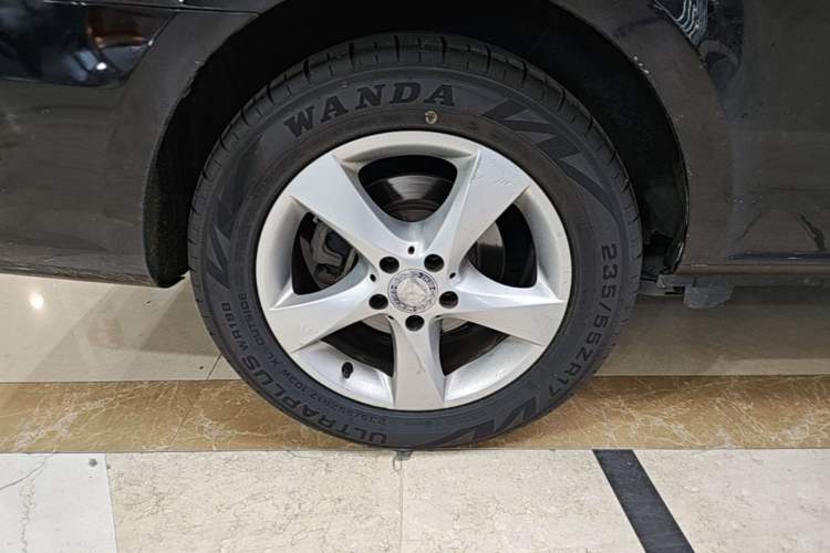 Used Mercedes-Benz Vito 2016 2.0T Business Edition Right Rear Wheel Hub