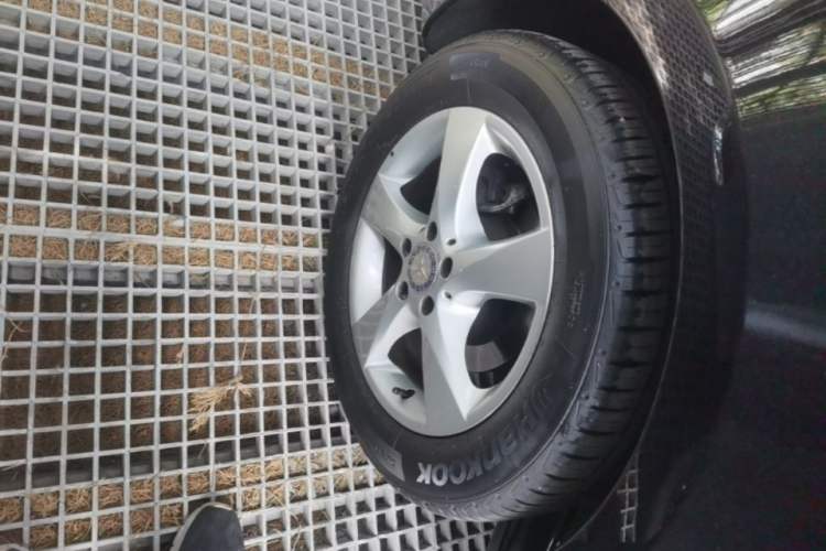 Used Mercedes-Benz Vito 2016 2.0T Elite Edition Right Rear Wheel Hub