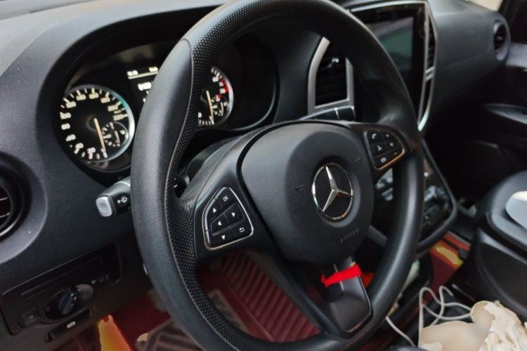 Used Mercedes-Benz Vito 2016 2.0T Elite Edition Steering Wheel