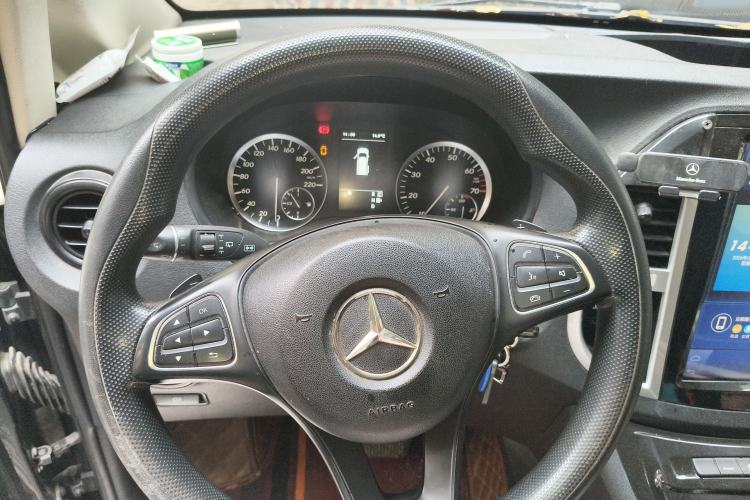 Used Mercedes-Benz Vito 2016 2.0T Elite Version 9-seater Steering Wheel