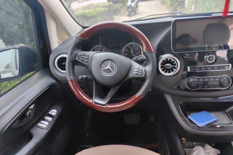 Used Mercedes-Benz Vito 2016 2.0T Elite Edition Steering Wheel