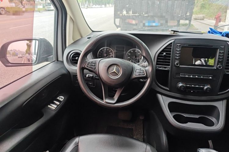 Used Mercedes-Benz Vito 2016 2.0T Elite Version 9-seater Steering Wheel