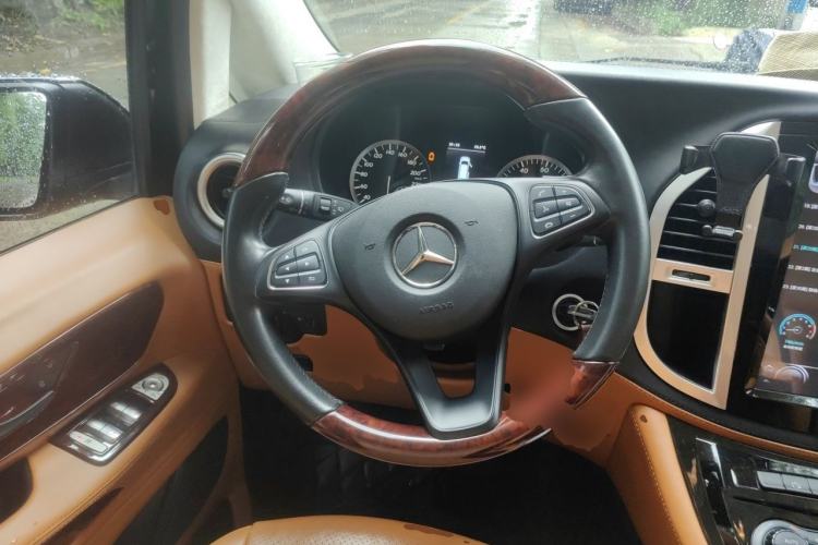 Used Mercedes-Benz Vito 2016 2.0T Elite Edition Steering Wheel