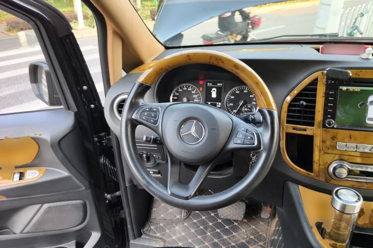 Used Mercedes-Benz Vito 2016 2.0T Elite Edition Steering Wheel