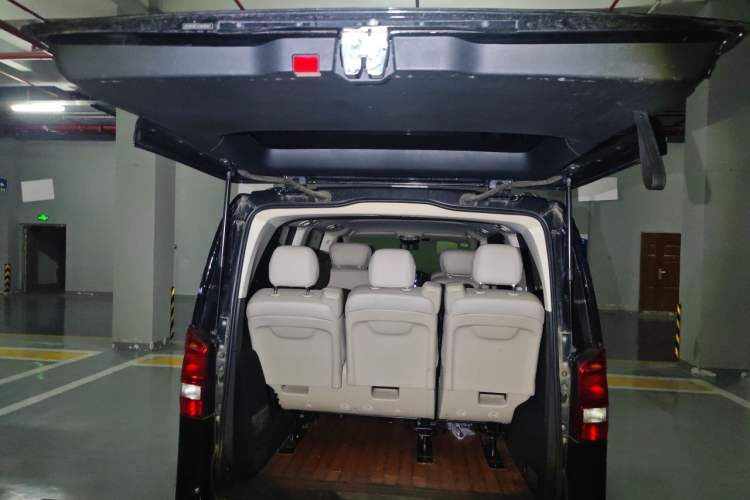 Used Mercedes-Benz Vito 2016 2.0T Elite Edition Trunk