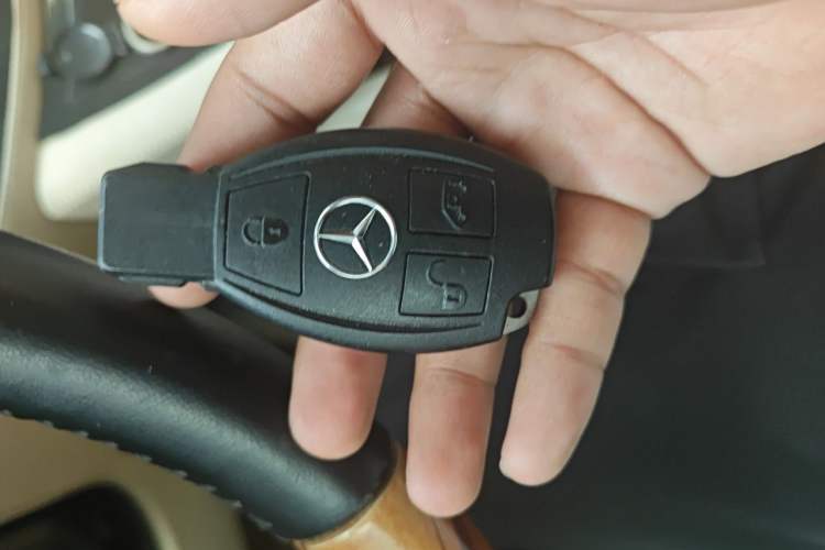 Used Mercedes-Benz Vito 2016 2.0T Elite Edition Vehicle Key