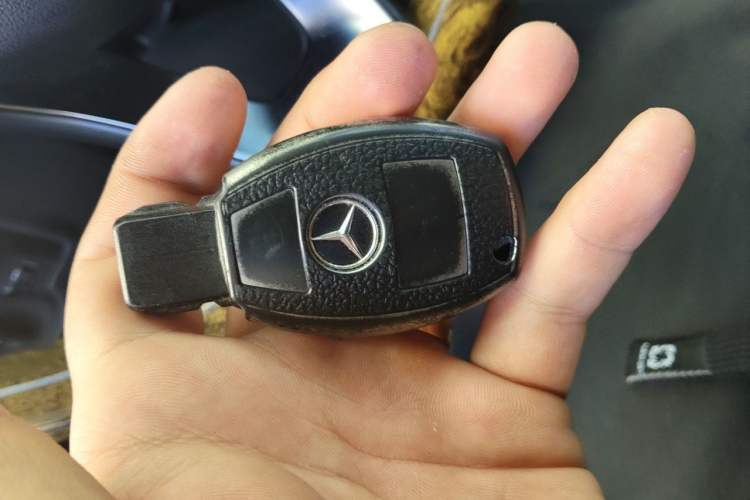 Used Mercedes-Benz Vito 2016 2.0T Elite Edition Vehicle Key