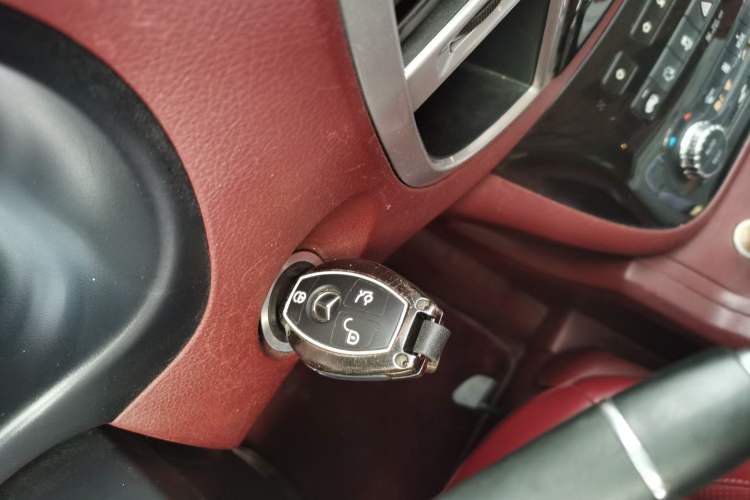 Used Mercedes-Benz Vito 2016 2.0T Elite Edition Vehicle Key