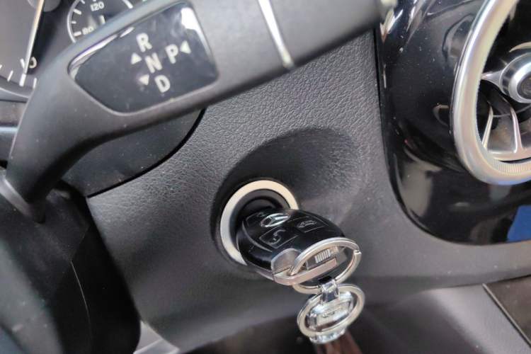 Used Mercedes-Benz Vito 2016 2.0T Elite Edition Vehicle Key