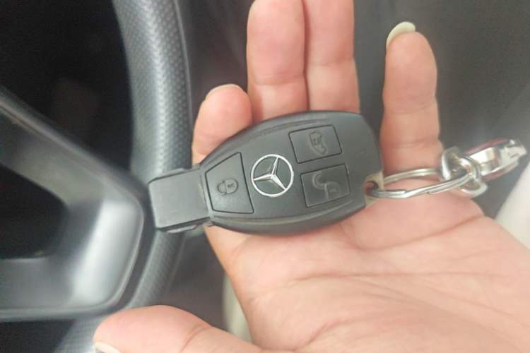 Used Mercedes-Benz Vito 2016 2.0T Elite Edition Vehicle Key